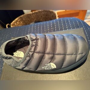 The Northface Women’s Thermoball Insulated Traction Mule